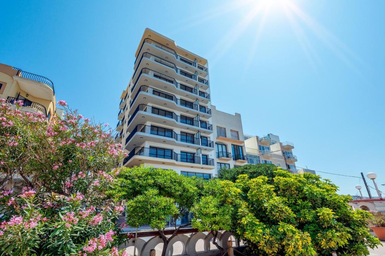 Ferienwohnung Islet Promenade Seafront Penthouse With Breathtaking Seaviews And Private Hot Tub On The Large Terrace By Getawaysmalta St. Paul's Bay Exterior foto
