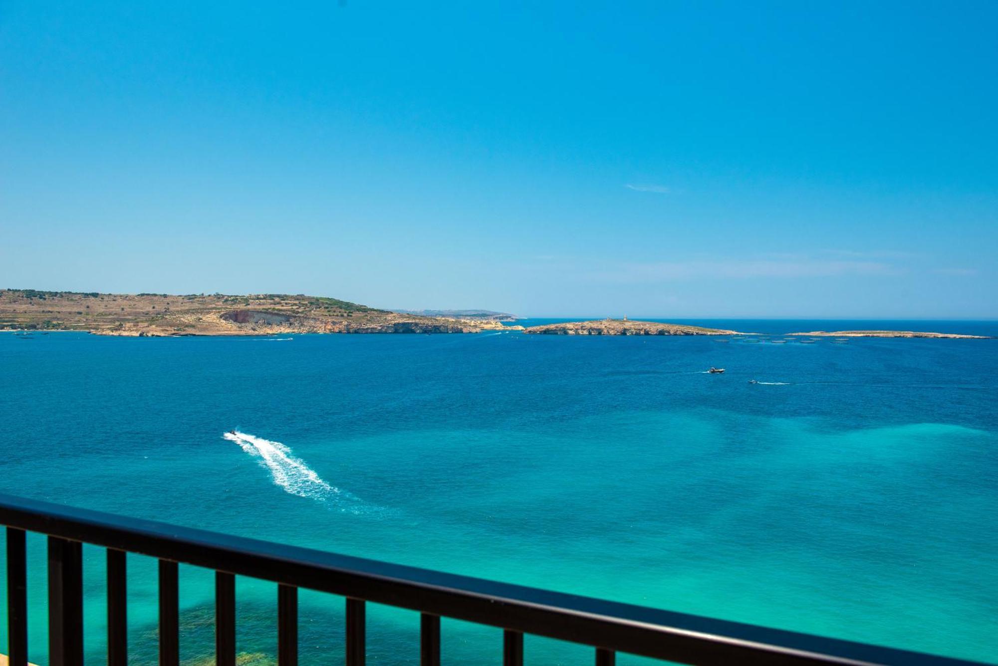 Ferienwohnung Islet Promenade Seafront Penthouse With Breathtaking Seaviews And Private Hot Tub On The Large Terrace By Getawaysmalta St. Paul's Bay Exterior foto