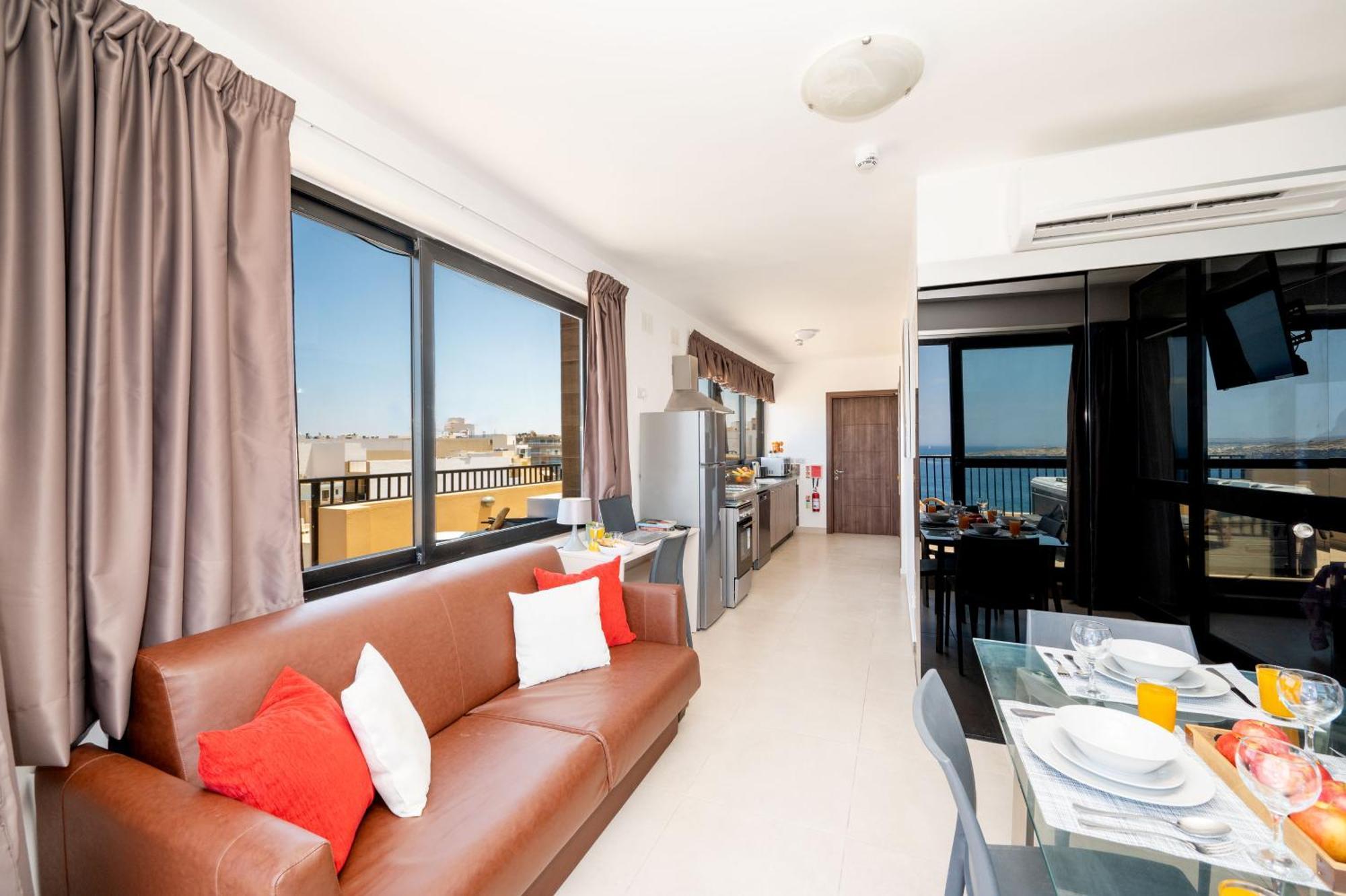 Ferienwohnung Islet Promenade Seafront Penthouse With Breathtaking Seaviews And Private Hot Tub On The Large Terrace By Getawaysmalta St. Paul's Bay Exterior foto