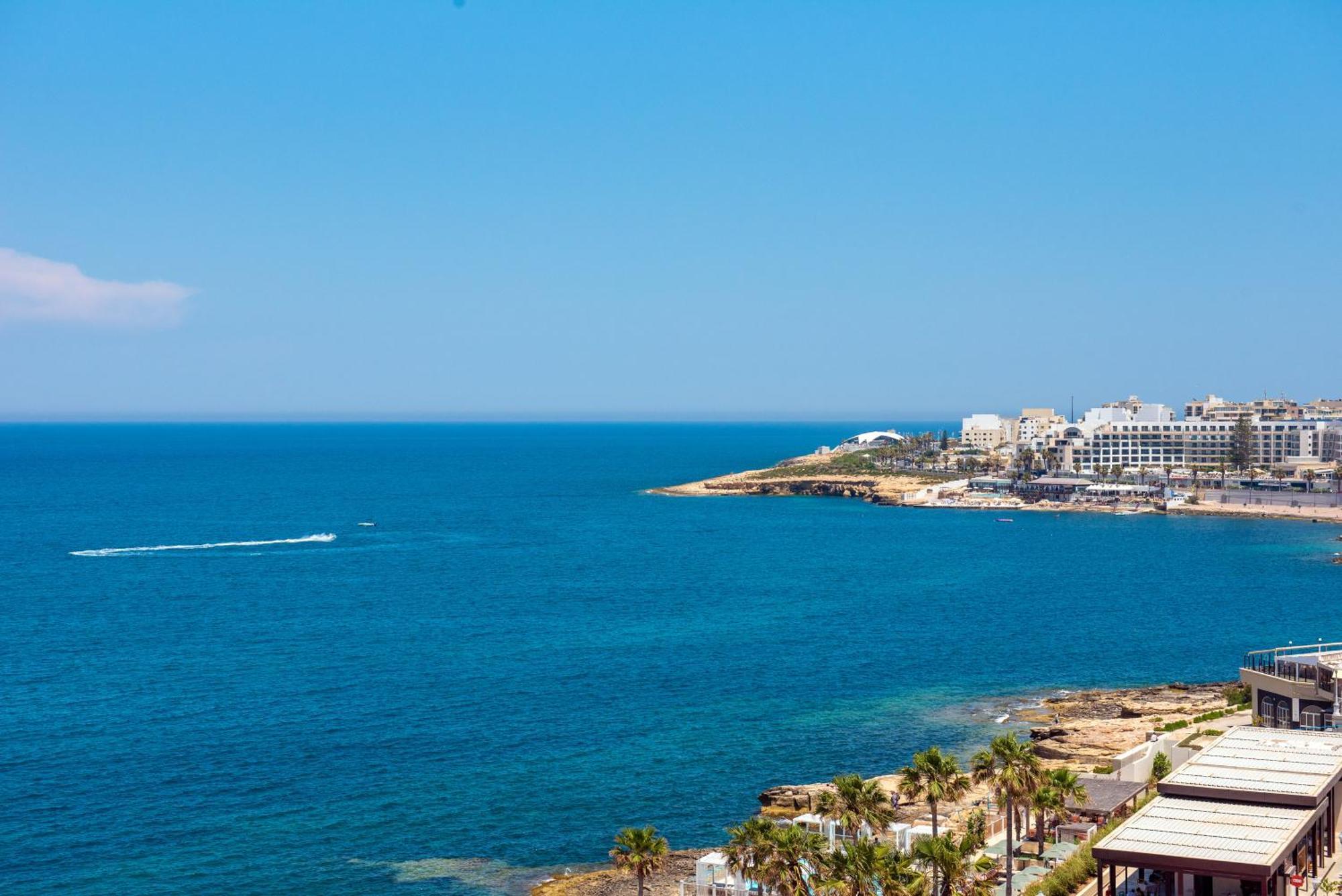 Ferienwohnung Islet Promenade Seafront Penthouse With Breathtaking Seaviews And Private Hot Tub On The Large Terrace By Getawaysmalta St. Paul's Bay Exterior foto