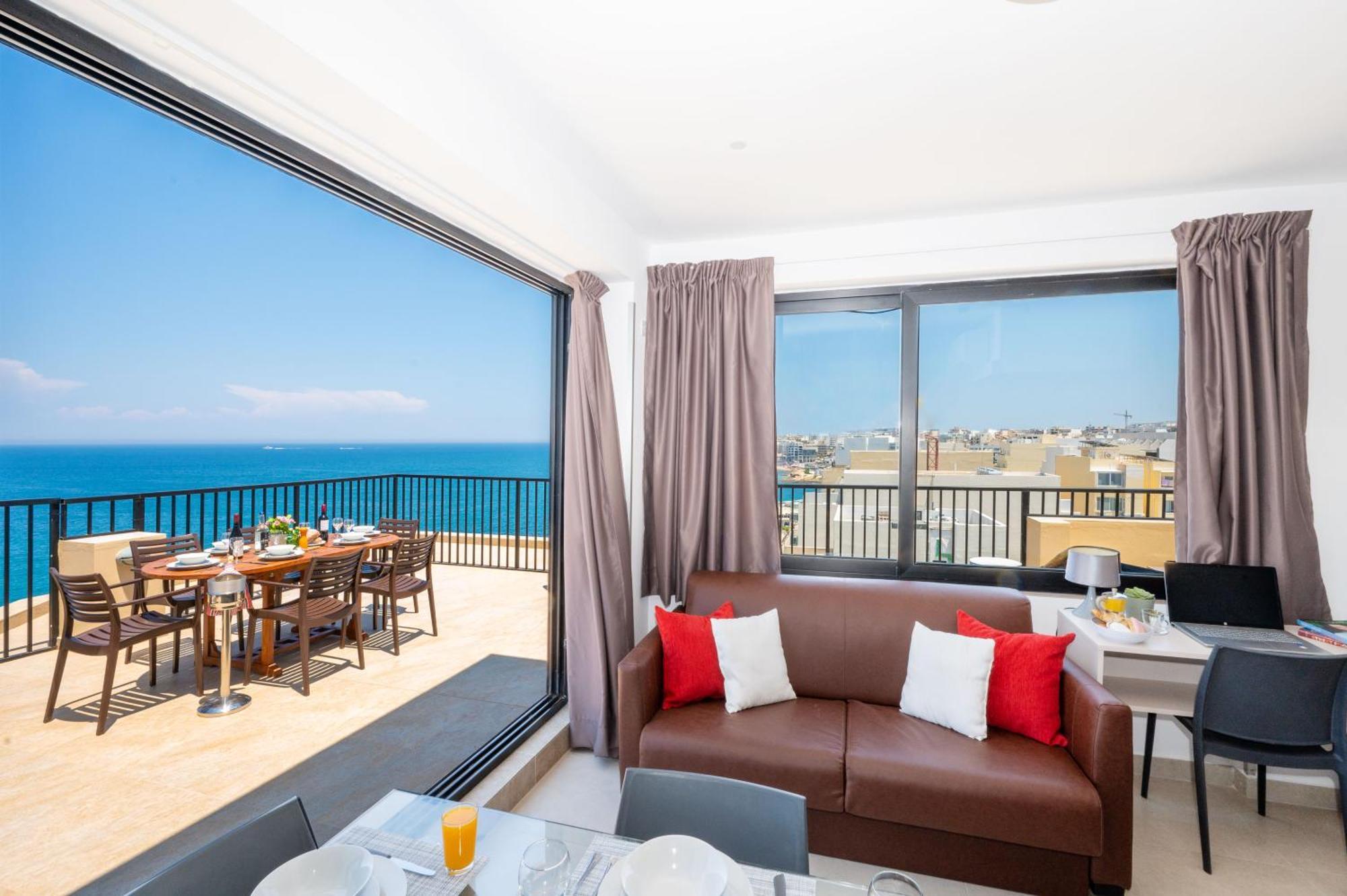 Ferienwohnung Islet Promenade Seafront Penthouse With Breathtaking Seaviews And Private Hot Tub On The Large Terrace By Getawaysmalta St. Paul's Bay Exterior foto