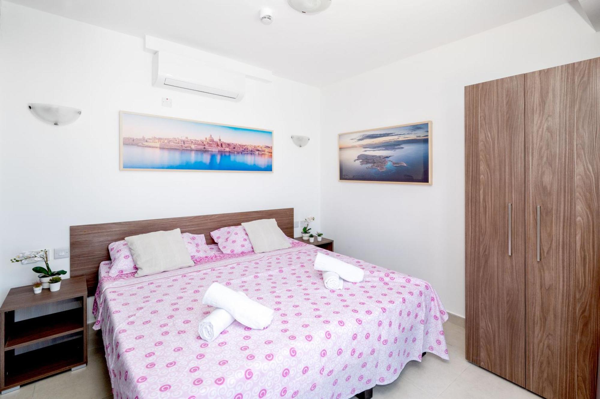 Ferienwohnung Islet Promenade Seafront Penthouse With Breathtaking Seaviews And Private Hot Tub On The Large Terrace By Getawaysmalta St. Paul's Bay Exterior foto